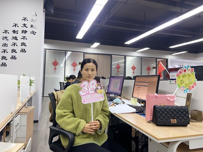 華邦瀛集團(tuán)節(jié)日活動實拍圖